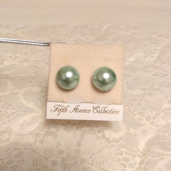 Vintage Gold Tone Round Light Green Stud Earrings Non-Pierced Clip Earrings - Picture 5 of 9